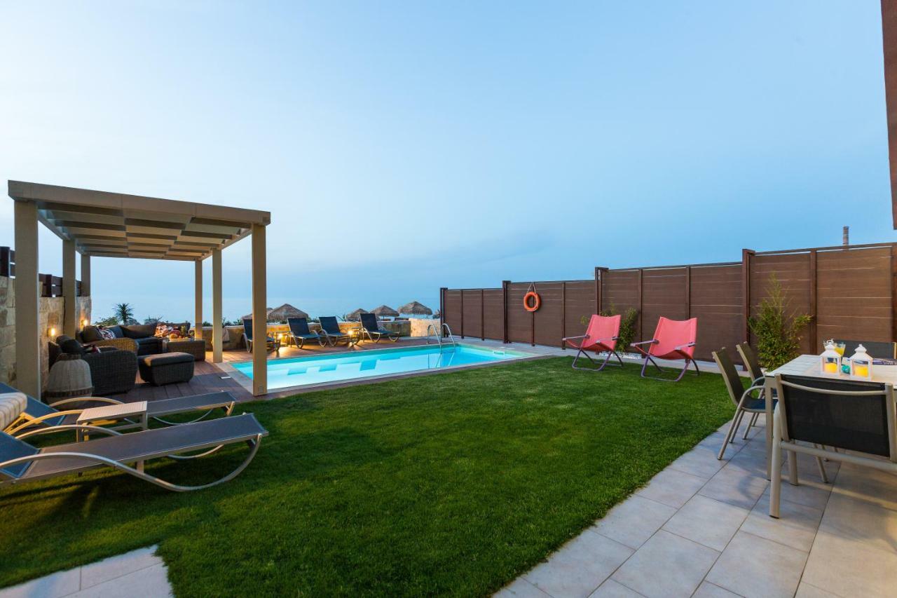 Espera Luxury Beach Front Residence With Pool & Bbq, By Thinkvilla Rethimno Eksteriør billede
